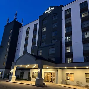 Country & By Radisson, Falls, On Niagara Falls